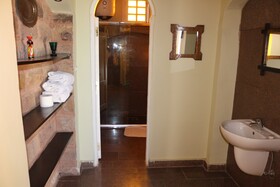 Artika Wadi Kiki Hotel