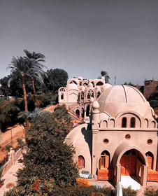 Embrace Hotel Luxor