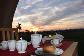 Embrace Hotel Luxor