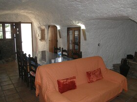 Cueva El Guindas