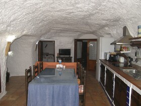 Cueva El Guindas