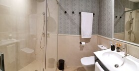 Puerta De La Ribera Suites