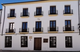 Puerta De La Ribera Suites