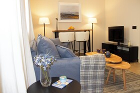 Puerta De La Ribera Suites