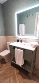 Puerta De La Ribera Suites