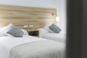 Hotel Vía Sevilla Cádiz Alojamiento Y Restaurante