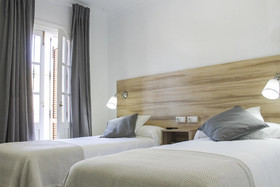 Hotel Vía Sevilla Cádiz Alojamiento Y Restaurante