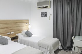 Hotel Vía Sevilla Cádiz Alojamiento Y Restaurante