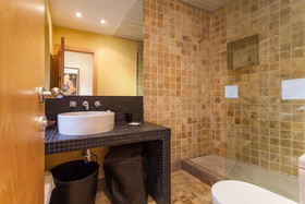 Alcazar Santa Cruz Pool Villa