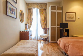 Alcazar Santa Cruz Pool Villa