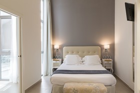 Welldone Cathedral Suites