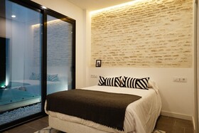 Dolium Apartments