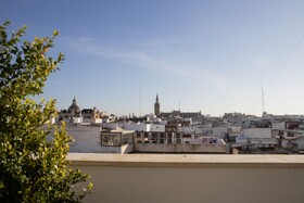 nQn Aparts & Suites Sevilla