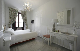 Basic Hotel Puerta de Sevilla