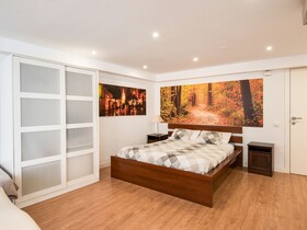 Radiant Holiday Home