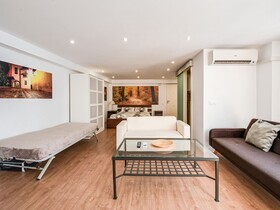 Radiant Holiday Home