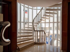 Radiant Holiday Home