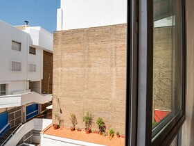 Radiant Holiday Home