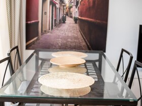 Radiant Holiday Home