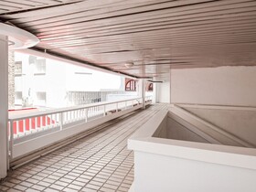 Radiant Holiday Home