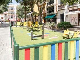 Radiant Holiday Home