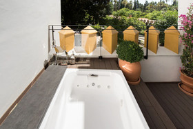Suites Murillo Plaza Sta Cruz