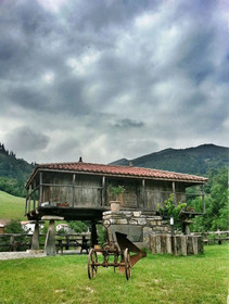 Casona De El Castaniu