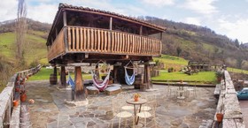 Casona De El Castaniu