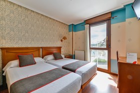 Puerto De Candás by OYO