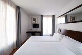 Petit Palace Arana