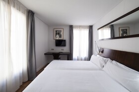 Petit Palace Arana