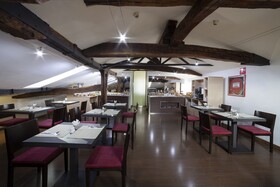 Petit Palace Arana