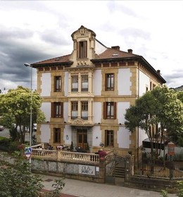 Hotel Olajauregi