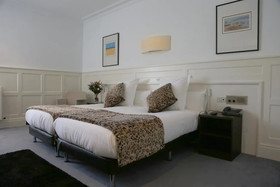 Hotel Olajauregi