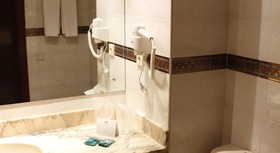 B&B HOTEL Gijón Centro Begoña