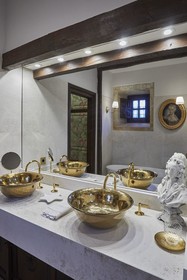 Helguera Palacio Boutique Antique