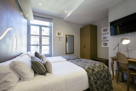 LEGAZPI DOCE Rooms & Suites