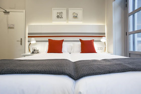 LEGAZPI DOCE Rooms & Suites