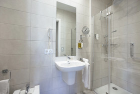 LEGAZPI DOCE Rooms & Suites