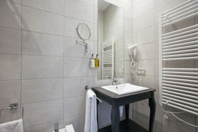 LEGAZPI DOCE Rooms & Suites