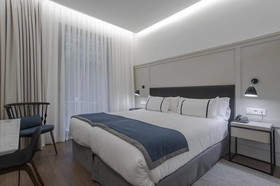 Sansebay Hotel