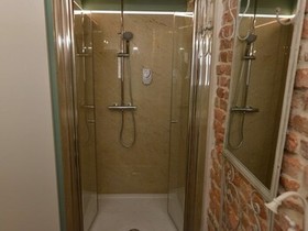 Center Suite