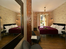 Center Suite