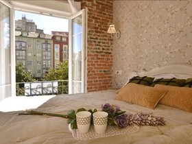 Center Suite