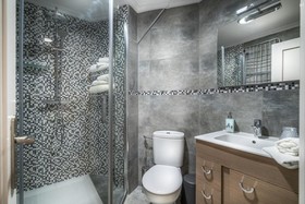 Las Brisas Apartamentos