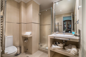 Las Brisas Apartamentos