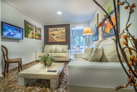 Las Brisas Apartamentos