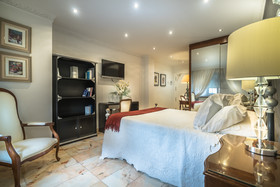 Las Brisas Apartamentos