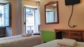 Hostal Pico Sacro I