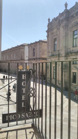 Hostal Pico Sacro I